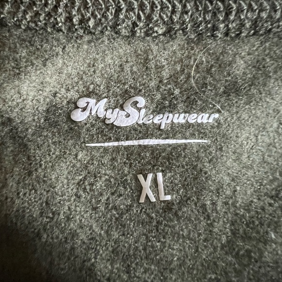 Men’s My Pillow Army Green Sweatshirt. Size: XL MSRP: $56 - Picture 5 of 7